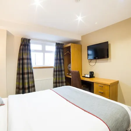 Oyo Imperial Hotel 3*