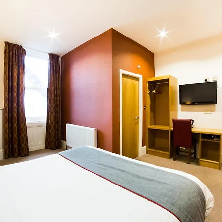 Hotel Oyo Imperial 3*