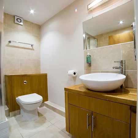 Oyo Imperial Hotel 3*