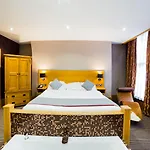 Hotel Oyo Imperial 3*