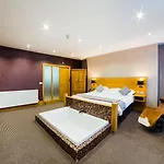 Oyo Imperial Hotel